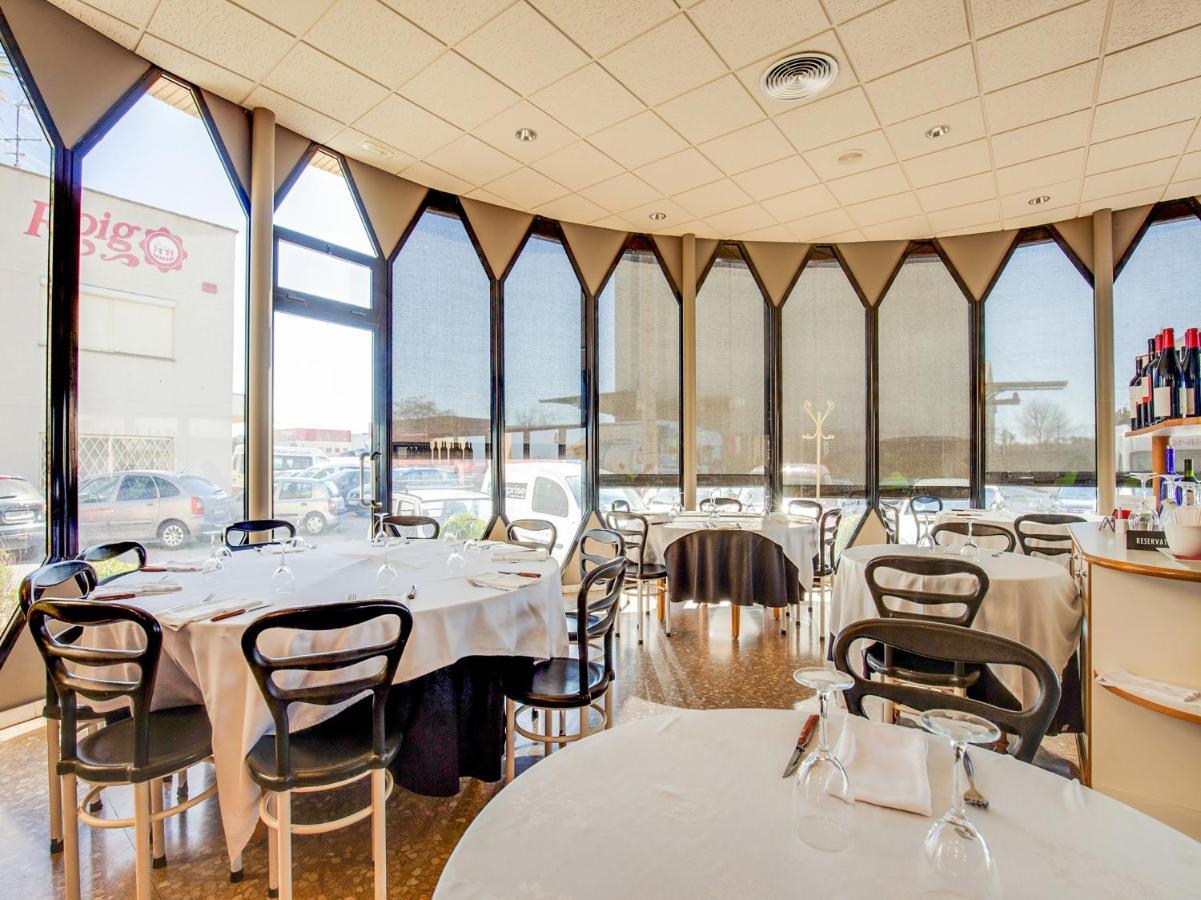 Hotel Restaurante Blanc I Negre 2 Agramunt Bagian luar foto