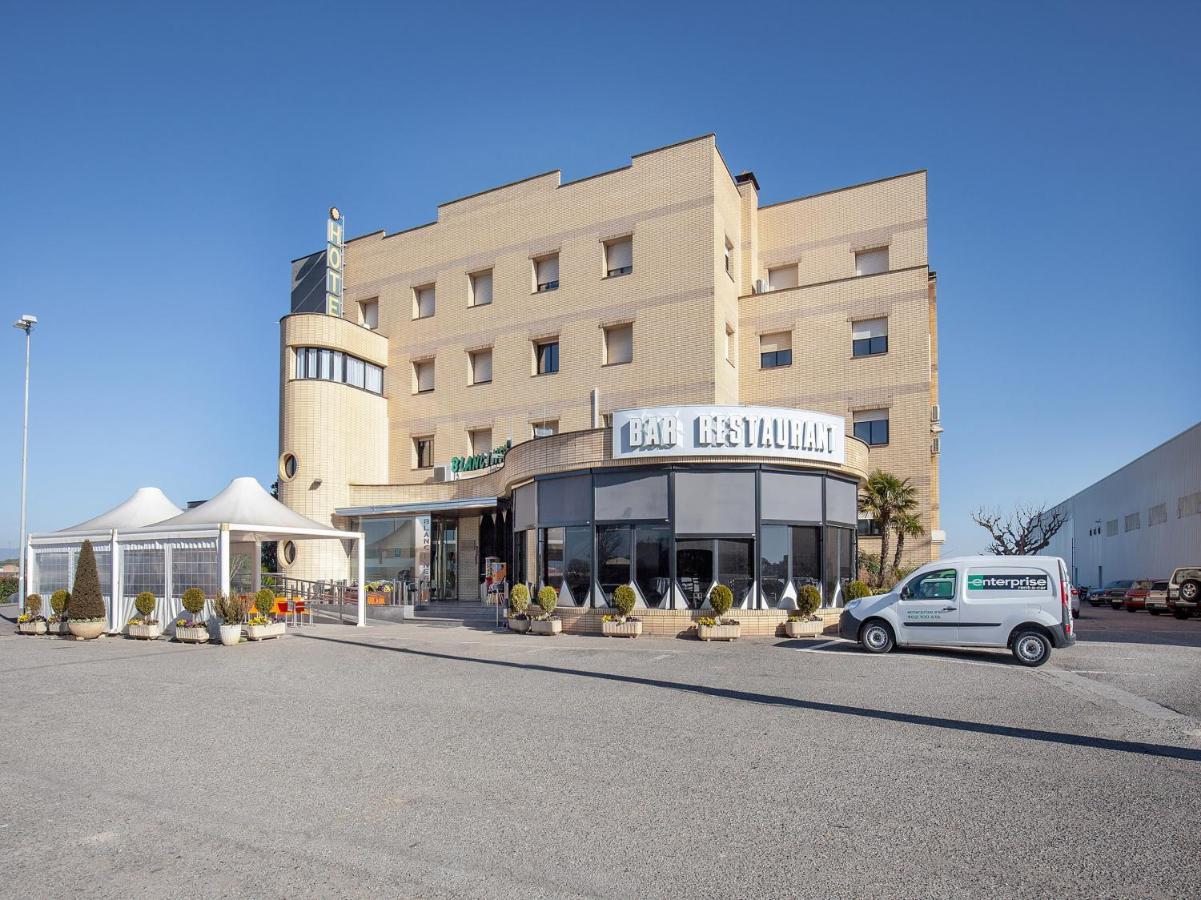 Hotel Restaurante Blanc I Negre 2 Agramunt Bagian luar foto
